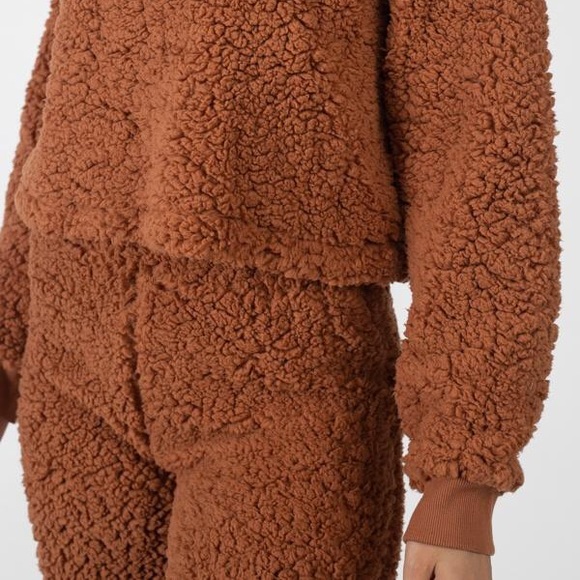 Comfy Cozy Lounge Set - Picture 4 of 8